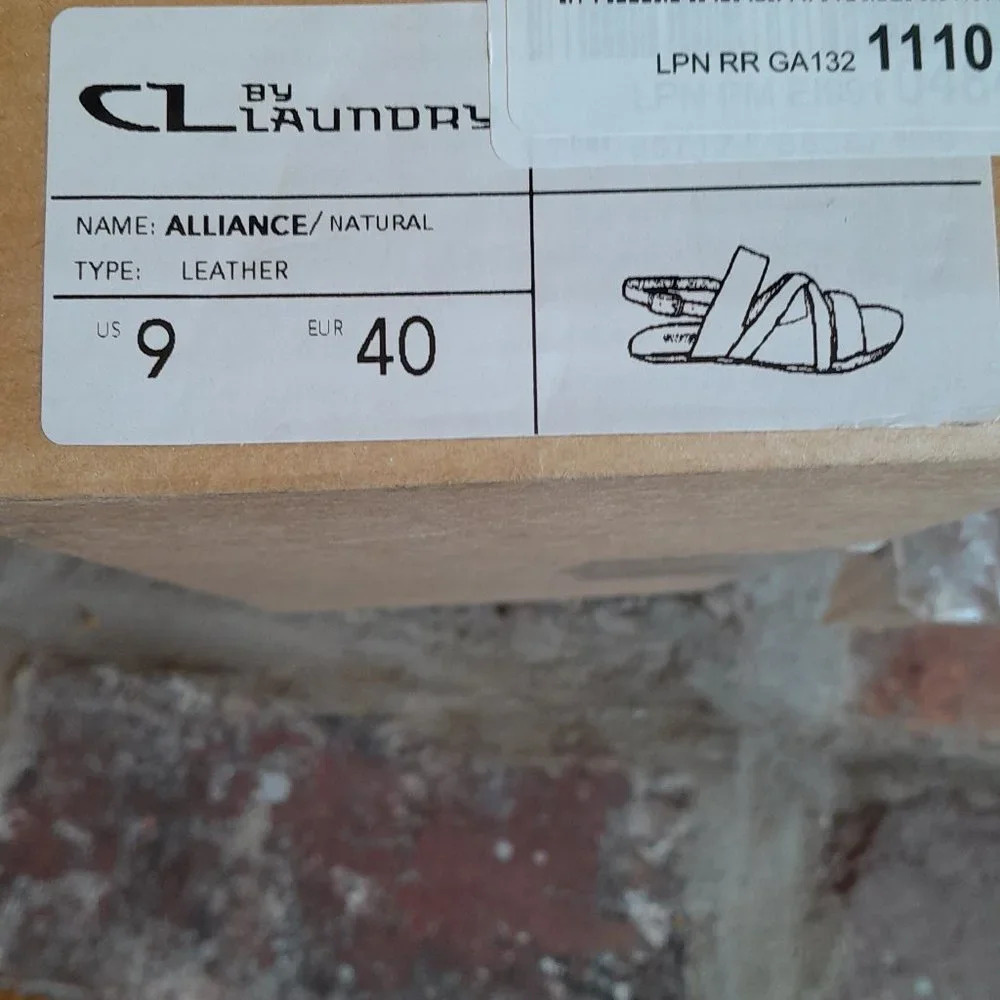 CL by Laundry Natural Sandal NWOT - Picture 3 of 9